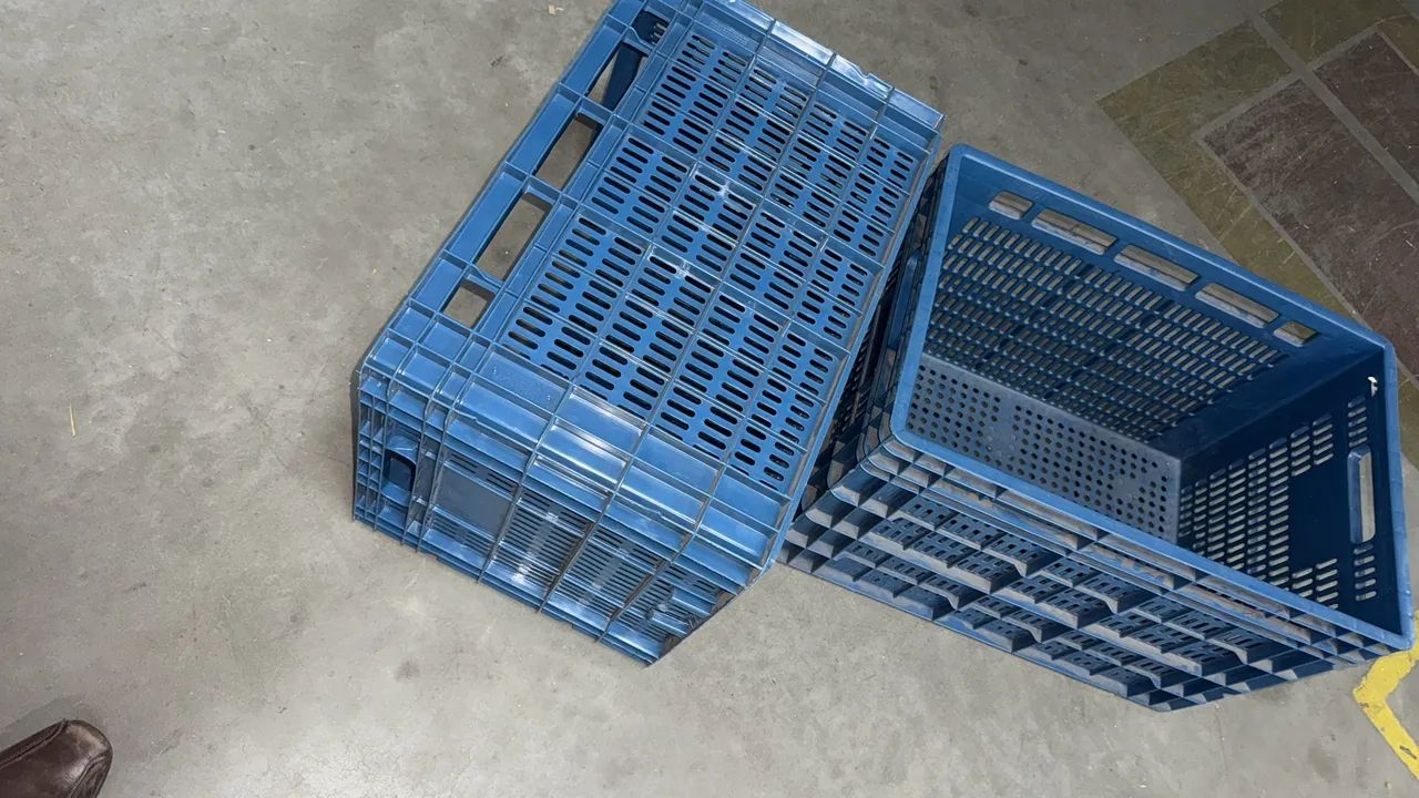 Caixa plástica Grande e reforçada  - Foto 5