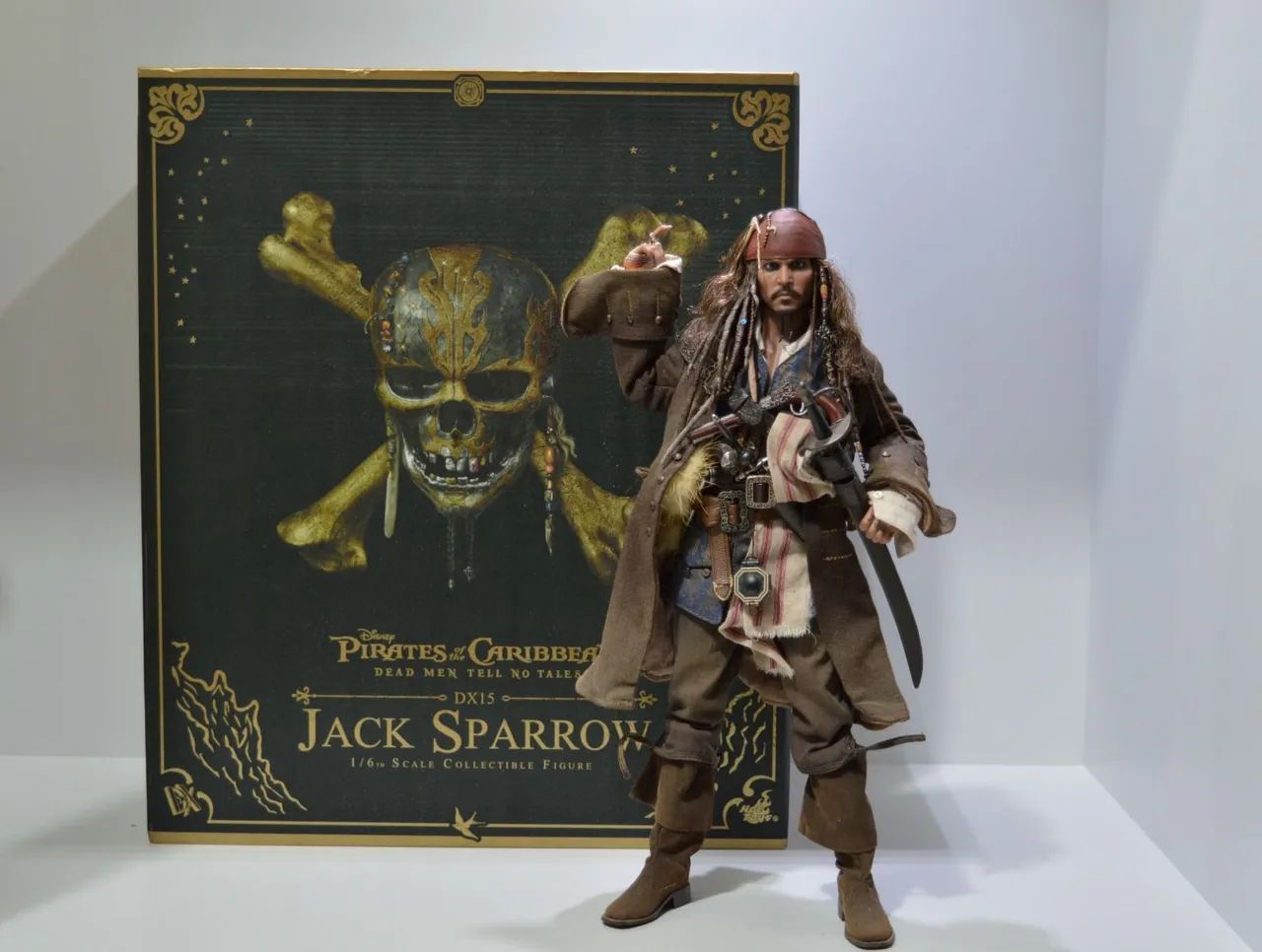 Jack Sparrow DX 15 Hot Toys 1/6