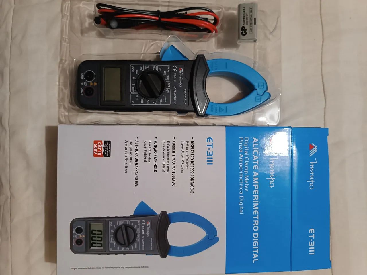 Alicate amperímetro digital 