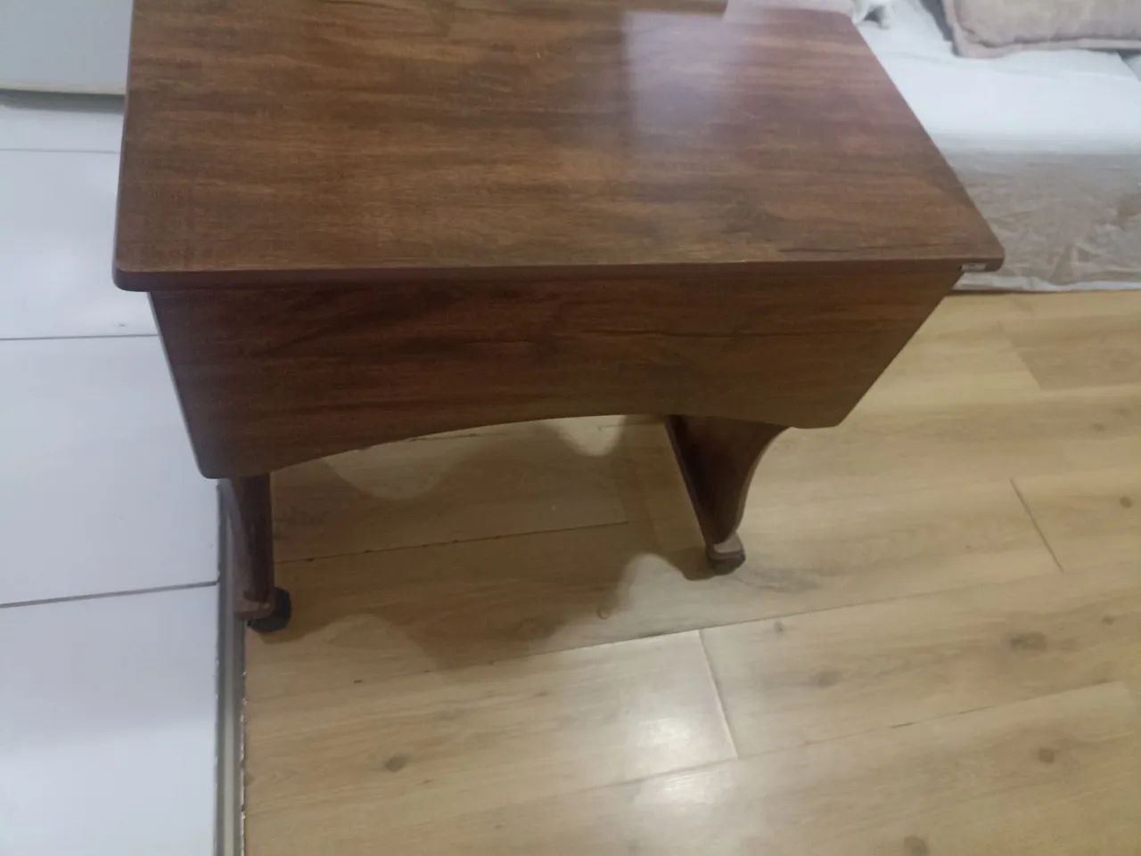 Mesa Dobrável com Rodízios Basic Freijó - Dalla Cost