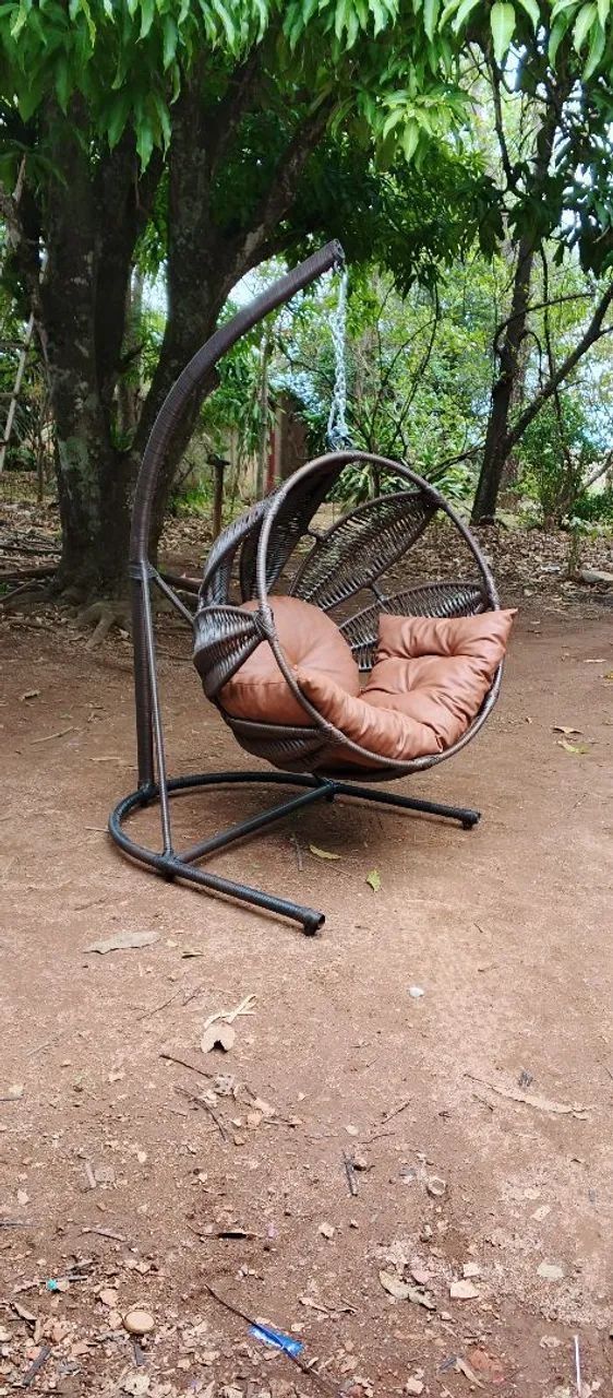 Balanço com suporte e fibras sintéticas 