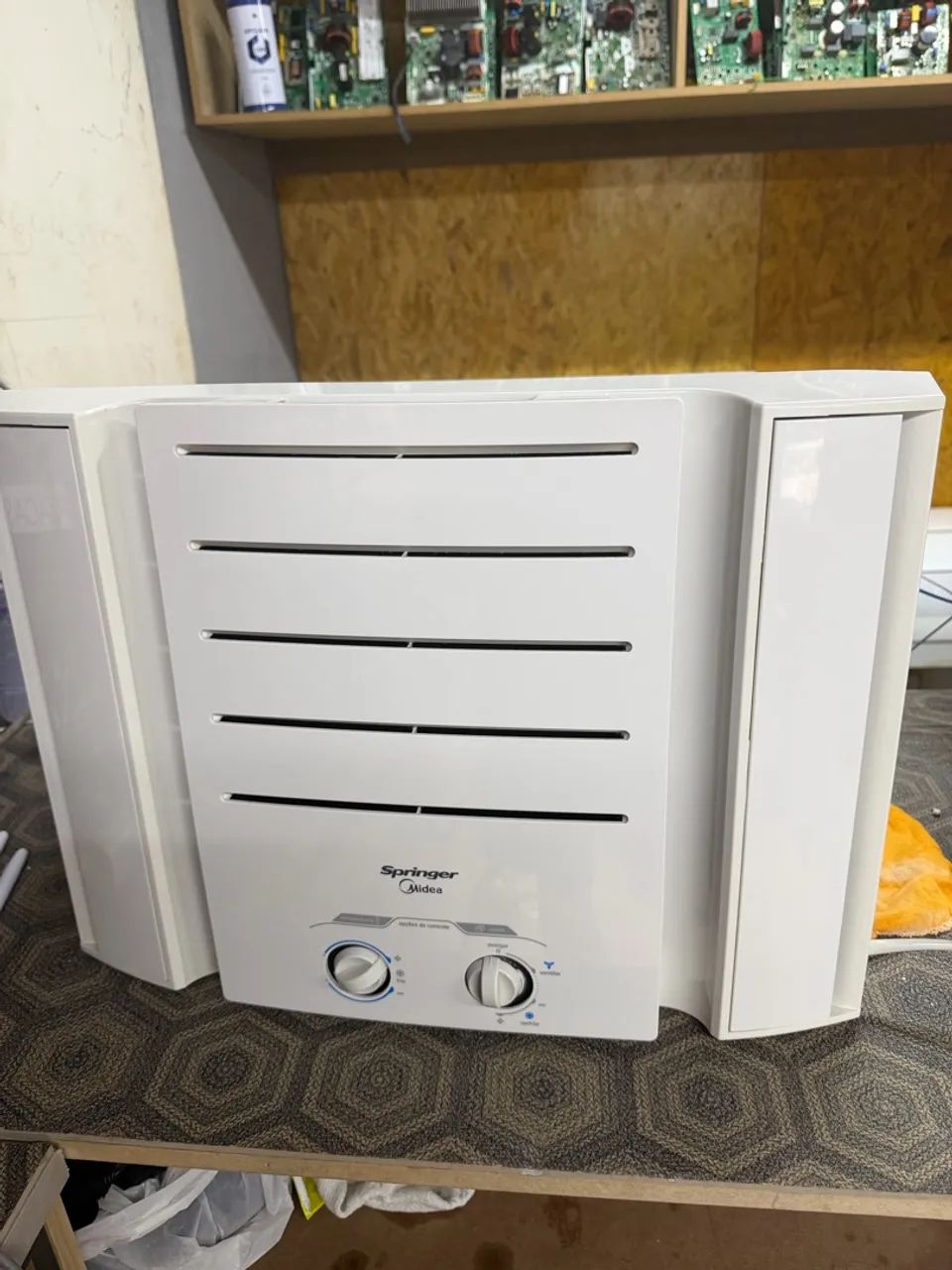 Ar semi novo 