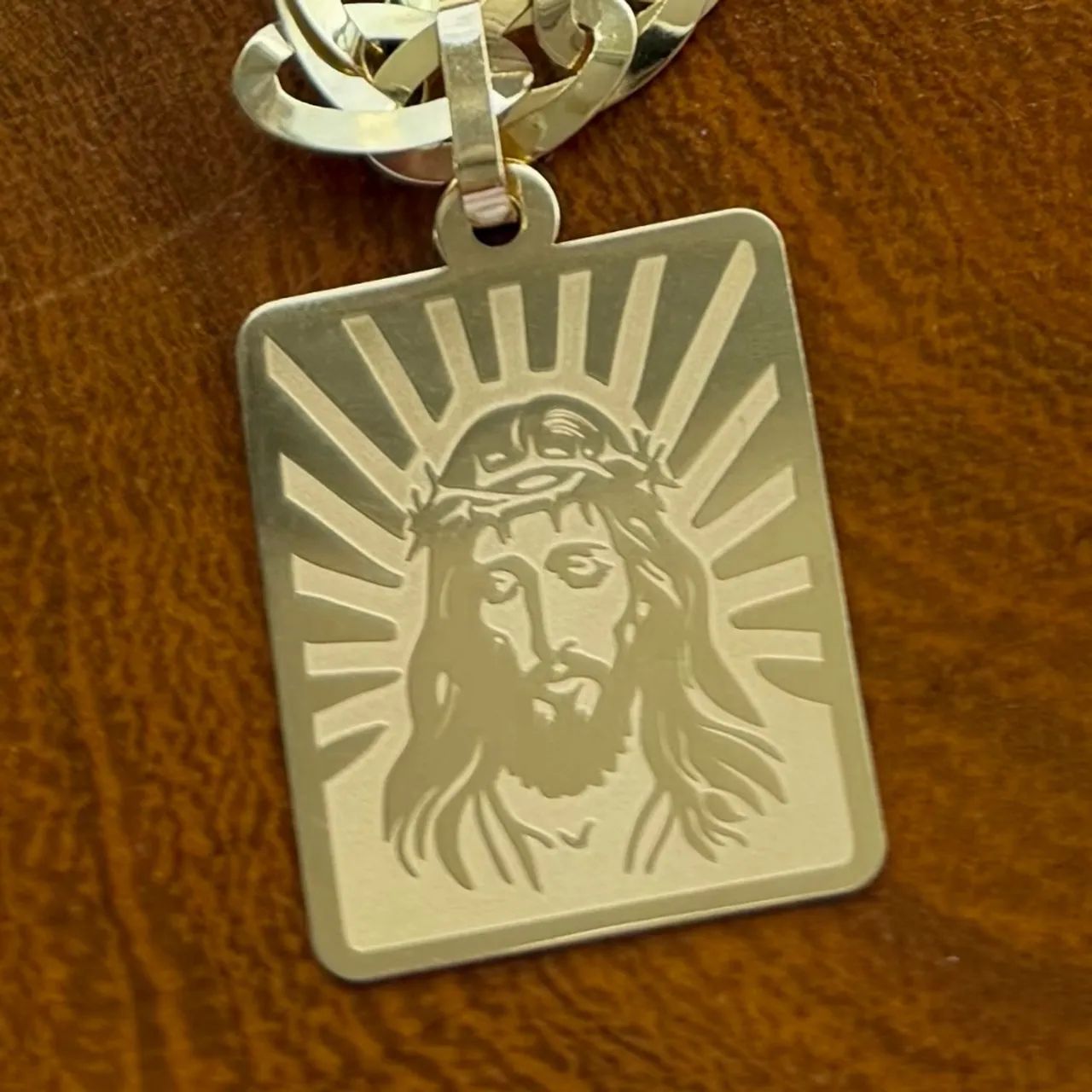 Pingente da face de Cristo - Ouro 18k - Foto 2