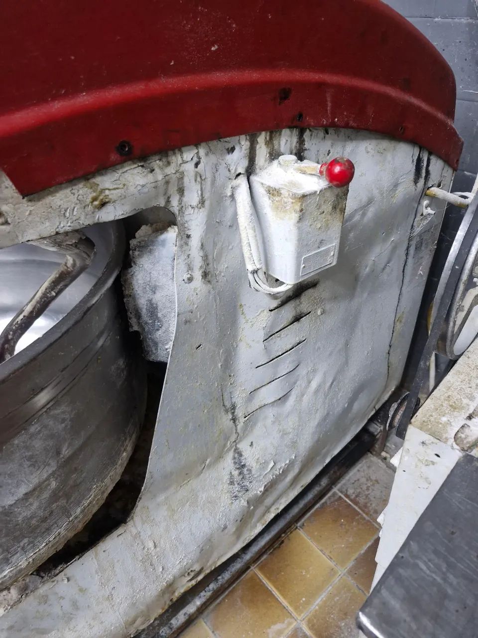 MASSEIRA DE PÃO  25 KILOS TODA REVISADA  - Foto 2