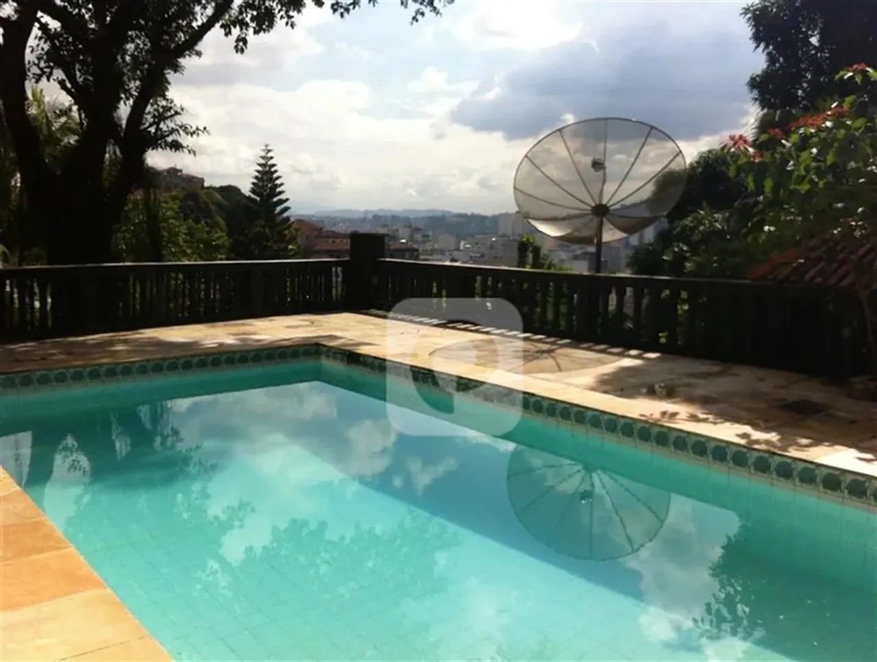 Casa com 7 Quartos e (6) Suítes e 5 Vagas de 1000 m² com Piscina em Santa Teresa