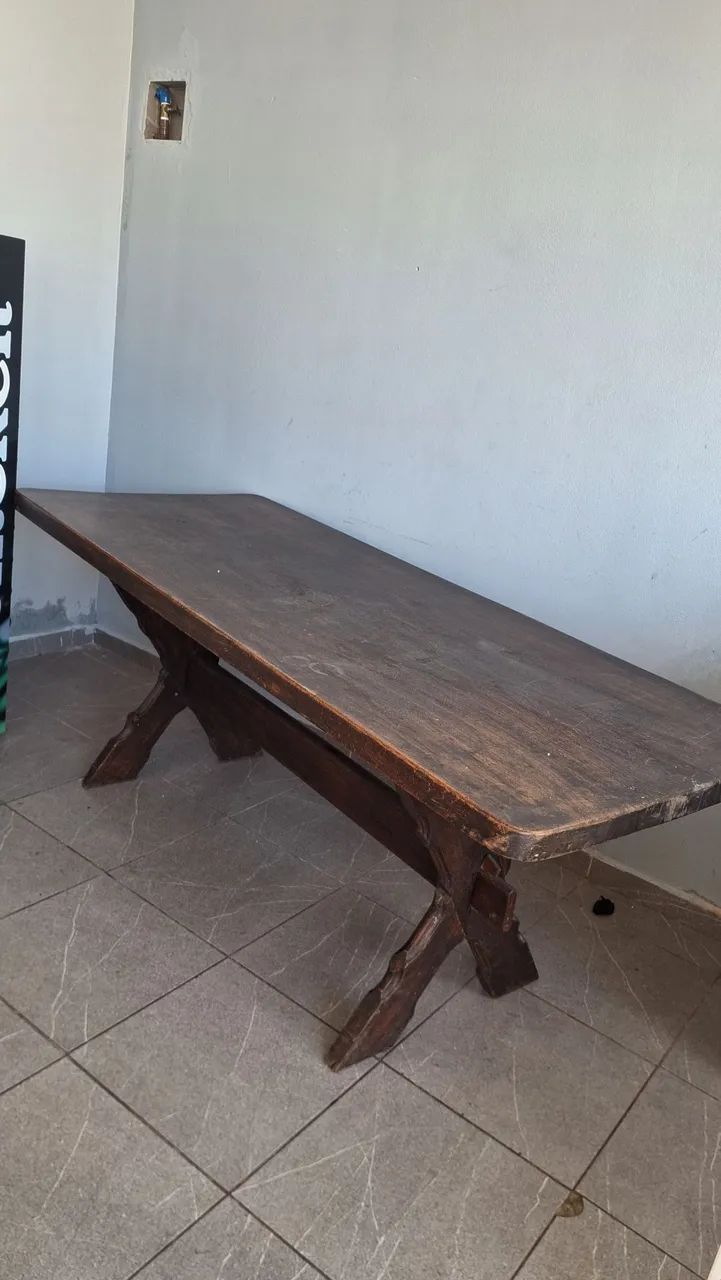 Lindíssima mesa de madeira MACIÇA 2.300$$