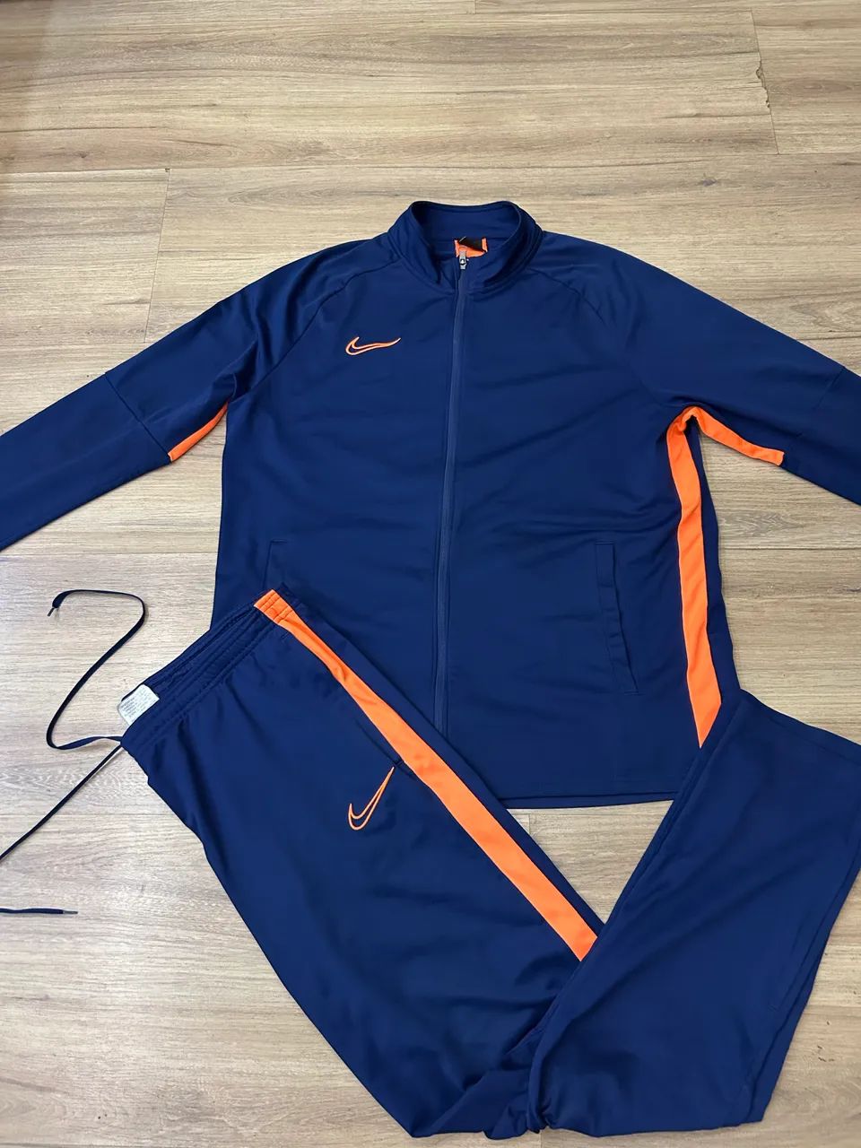 Conjunto Nike dri fit azul com laranja  - Foto 4