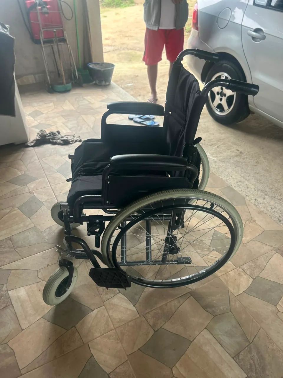 Cadeira de rodas nova - Foto 4