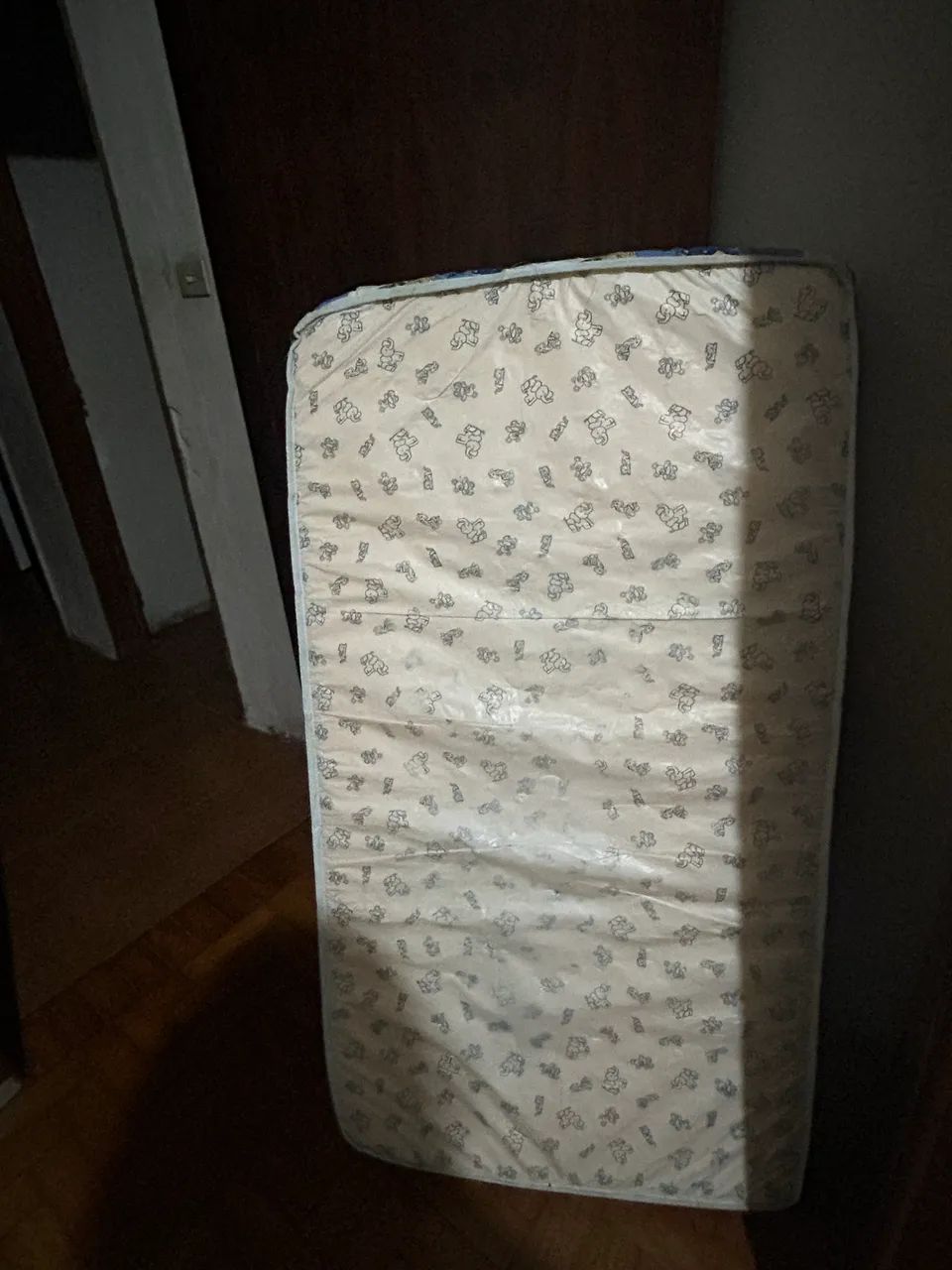 Vendo colchão de berço impermeável 