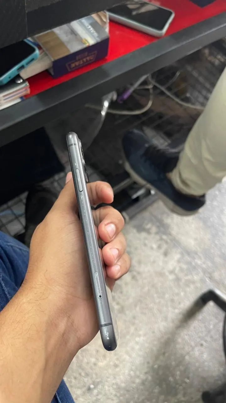 celular iphone 11 64gb preto  - Foto 4