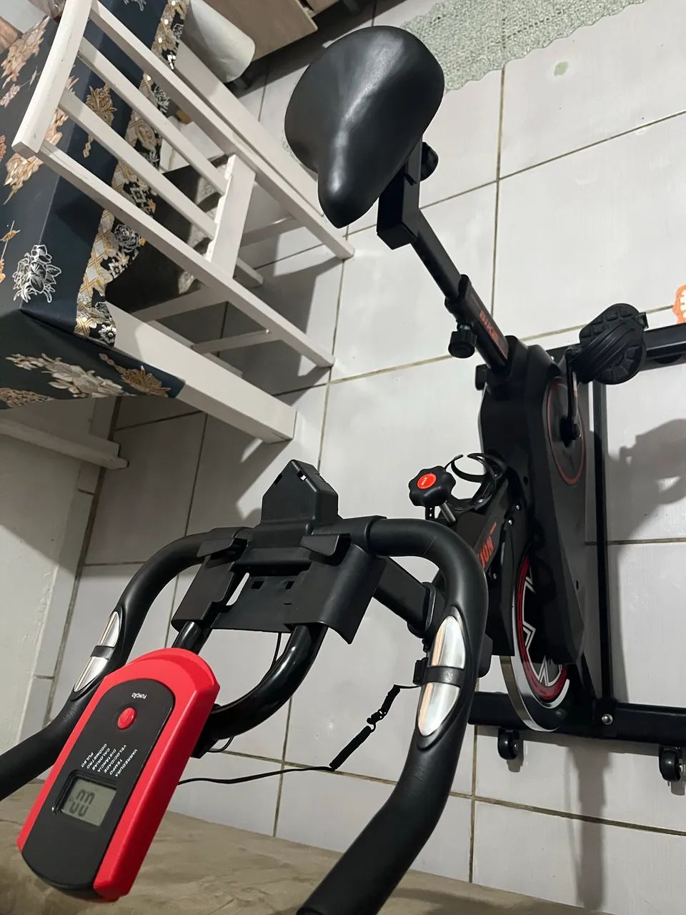 Vende-se bicicleta ergométrica semi nova