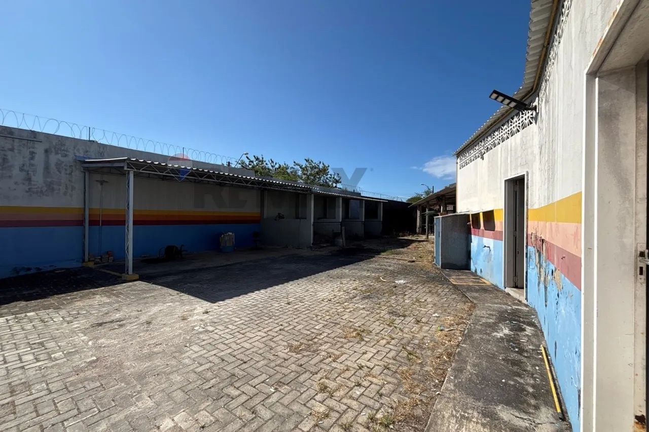 Galpão de 894 m² próximo à Av. Silas Munguba - Foto 4