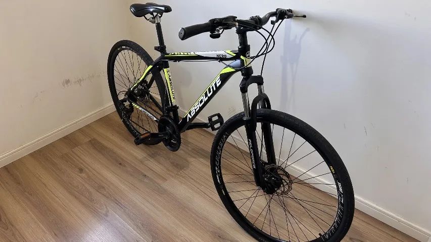 Bicicleta Absolute aro 29, preta e verde, excelente estado e pronta para rodar! - Foto 3