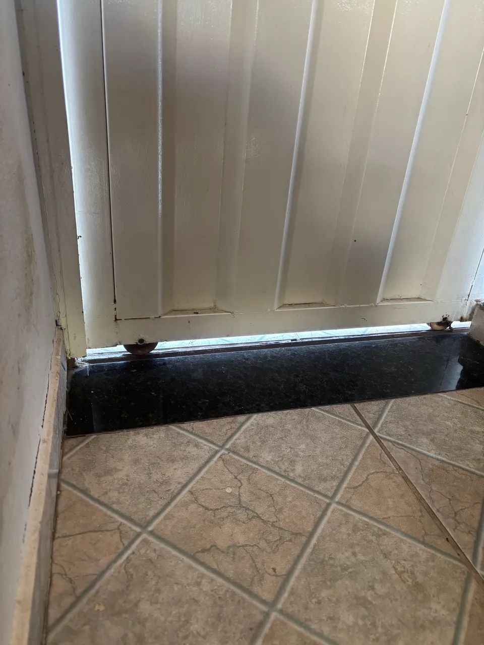 Sliding gate / door65592507247873123