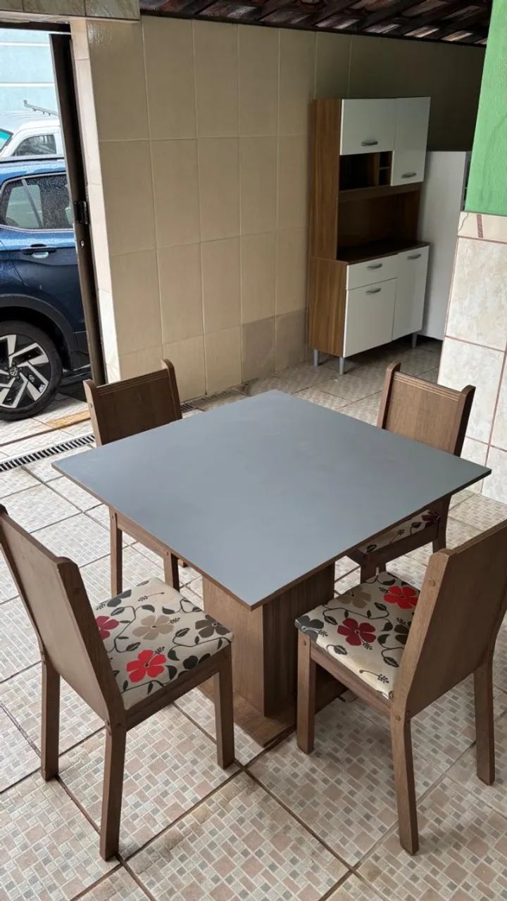 Mesa com 4 cadeiras em perfeito estado. - Foto 4