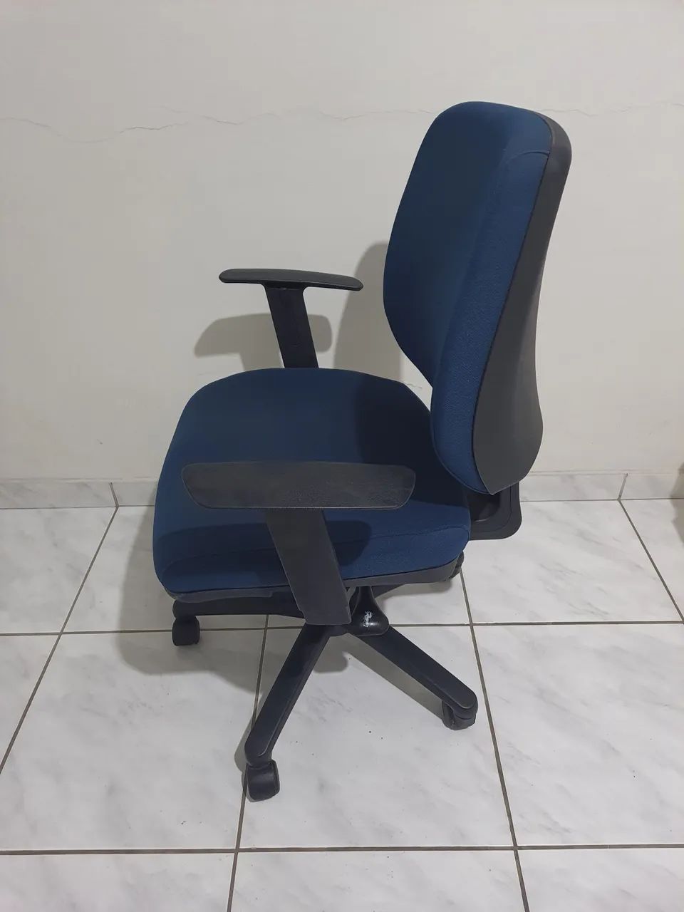 Cadeira de escritório com rodinha - Foto 4