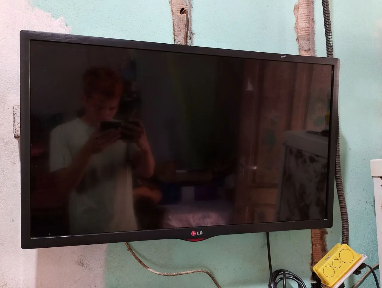 Tv LG 32 polegadas retirada da peça