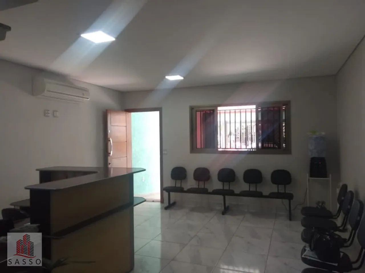 Alugo casa com 4 quartos no Belém - Foto 2