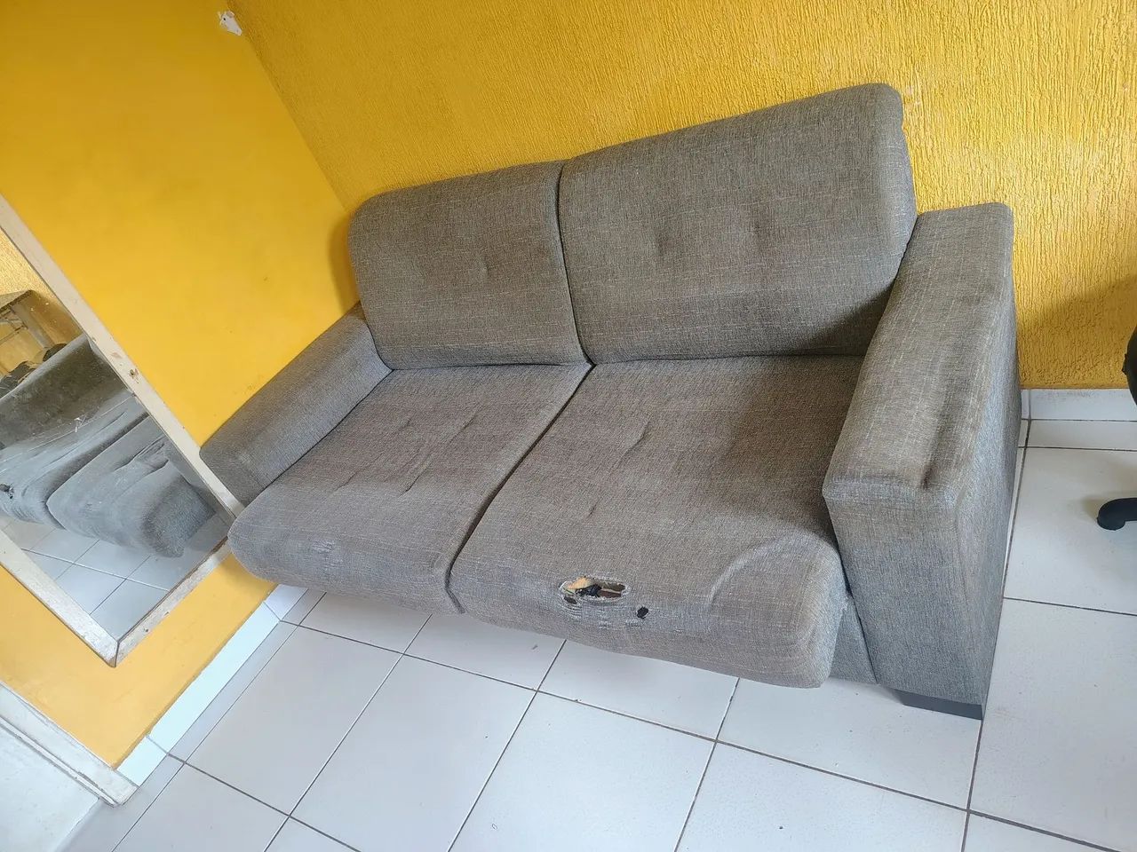 Vende-se Sofá Semi Retrátil Usado - Foto 3