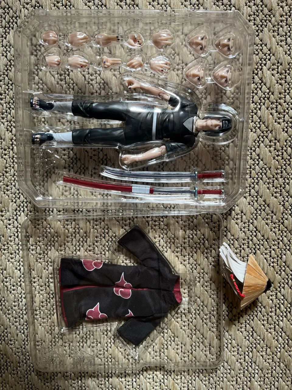 Shf Itachi + chapéu akatsuki