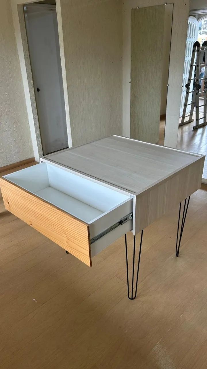 Balcão/Mesa com duas gavetas super moderno em MDF com pés em ferro - Foto 4