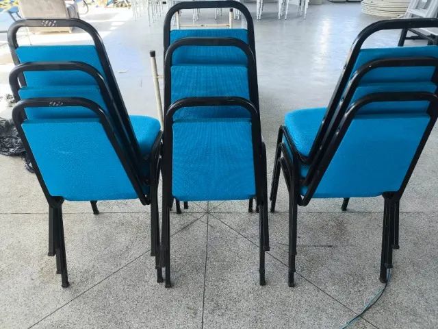 Kit com 9 Cadeiras Empilháveis - Foto 2