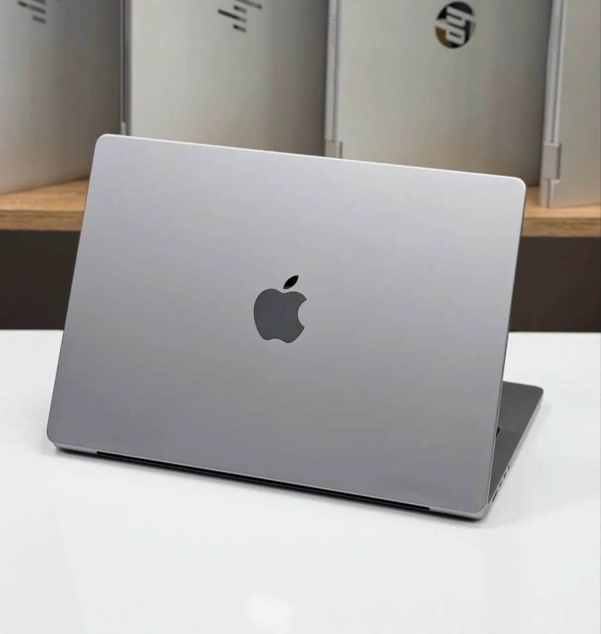 MacBook Pro M3 ( 1 tb / 8 ram )  - Foto 2