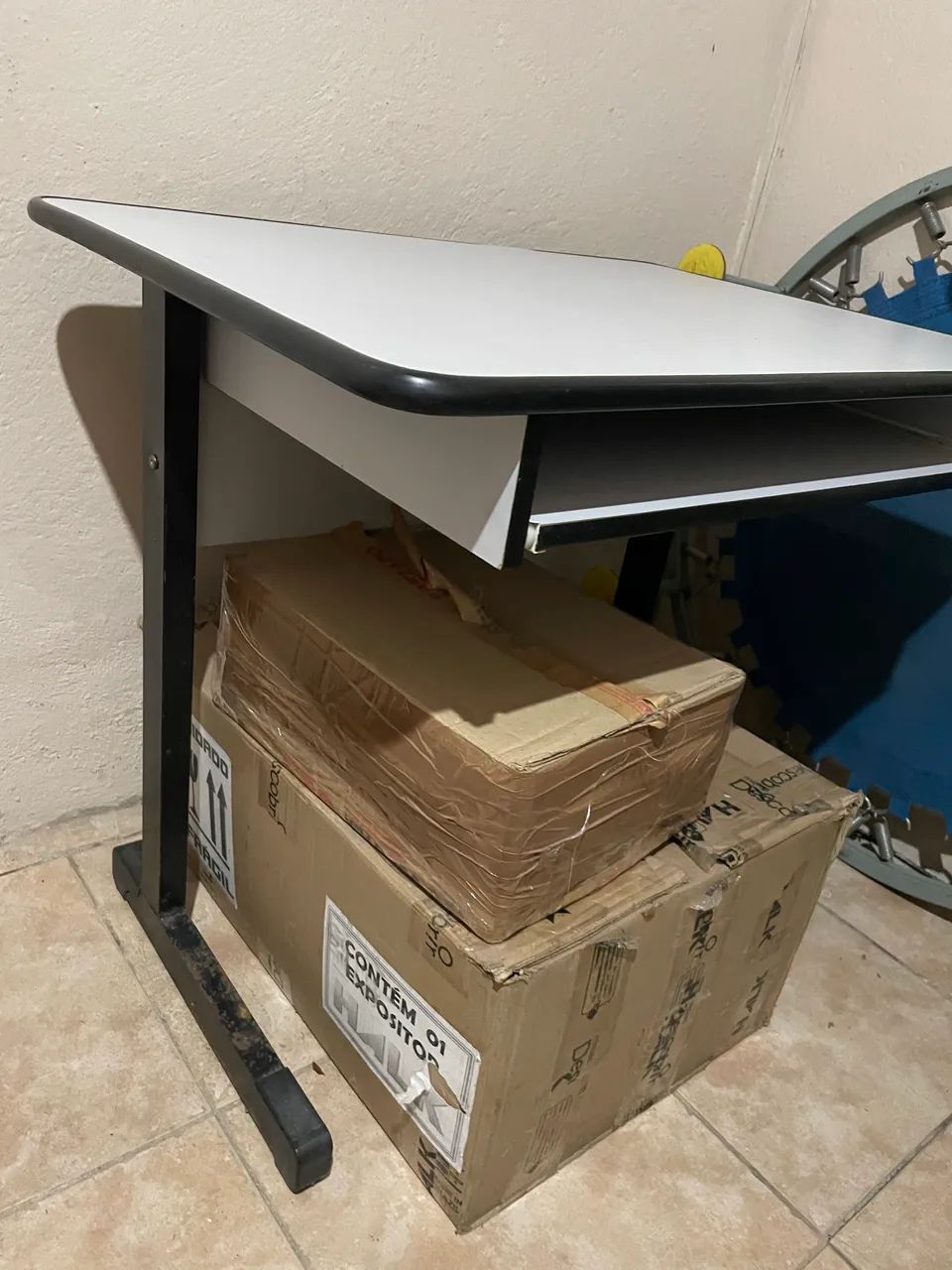 Mesa pra computador/escritório/estudos430234578232944641