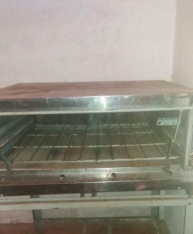 Vendo forno industrial camargo 4 pedras em ótimo estado, super econômico