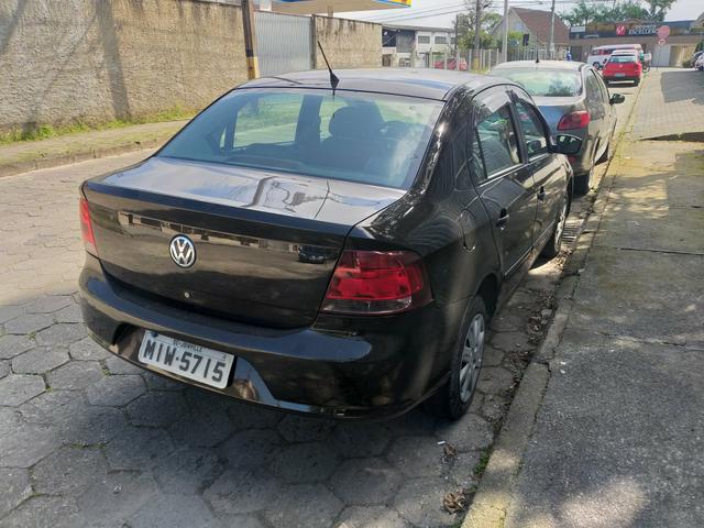 Volkswagen Voyage completo 1.6 impecável vale a pena conferir único dono