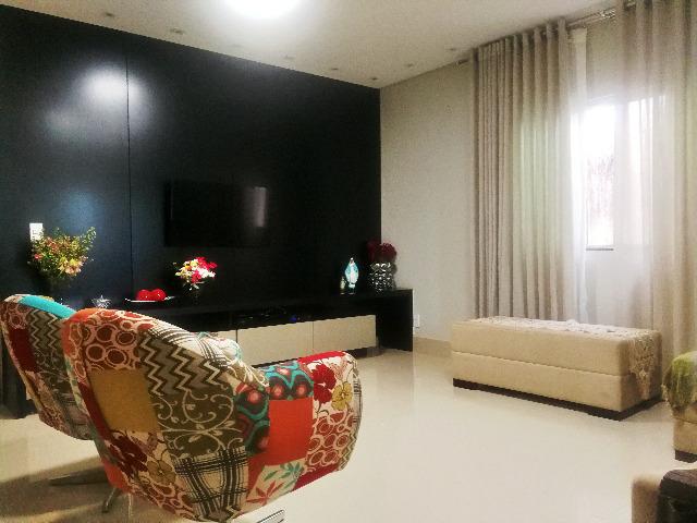 Esplêndida casa térrea alto padrão, 4 quartos, completo em armários na Vicente Pires - Foto 2