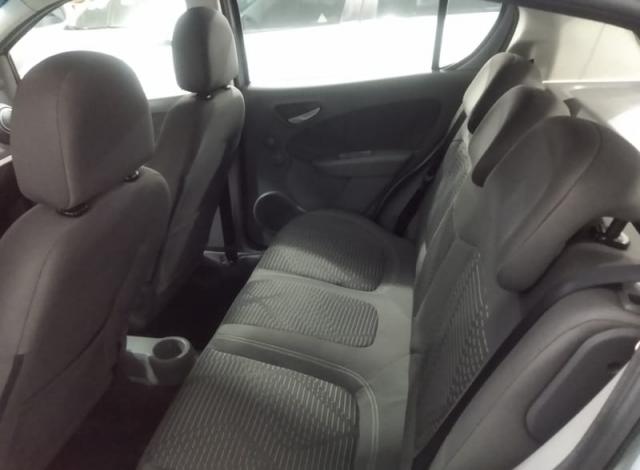 FIAT PALIO ATTRACTIVE 1.4 8V 2013 - Foto 8