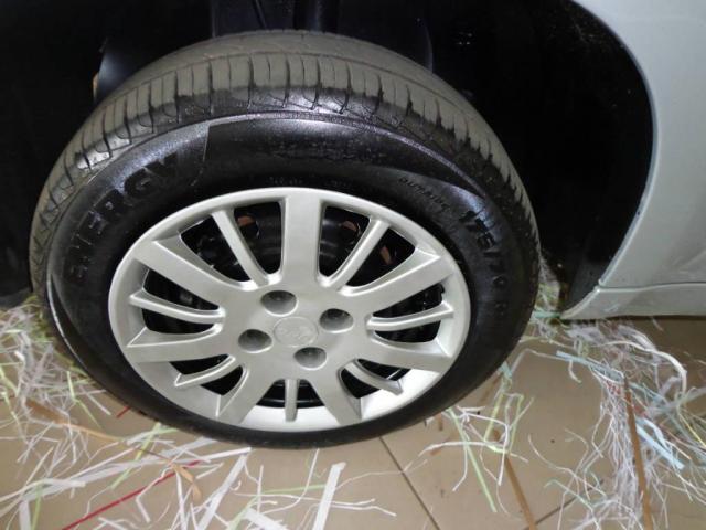 Fiat Uno VIVACE 1.0 4 PORTAS - Foto 9