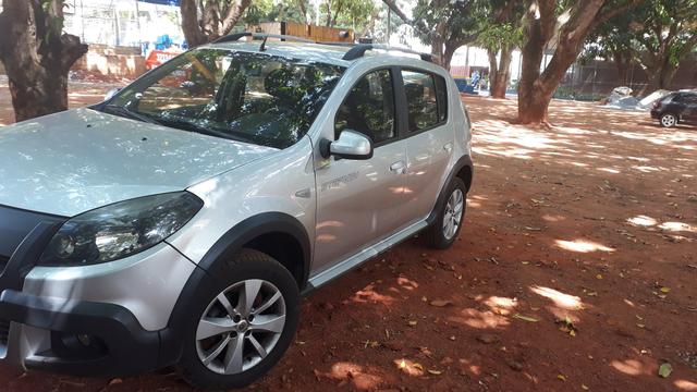 Sandero Stepway 1.6 AUTOMÁTICO COMPLETO 2013/2013 - Foto 2