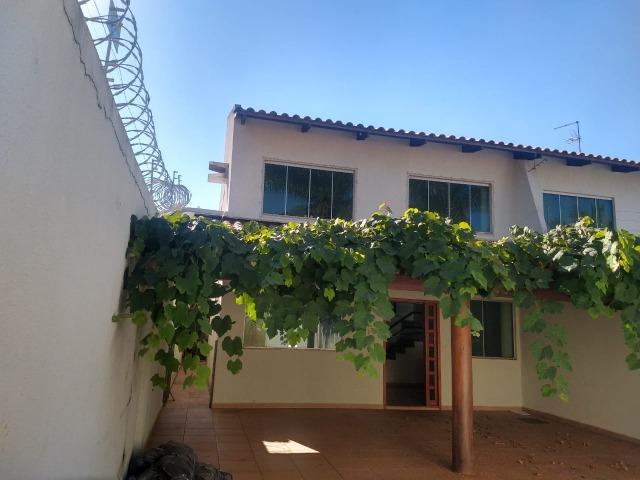 Sobrado Vila Rezende, 4 quartos, 3 suites, desocupado, Rua Castro Alves, Qd. 15, Lt 10