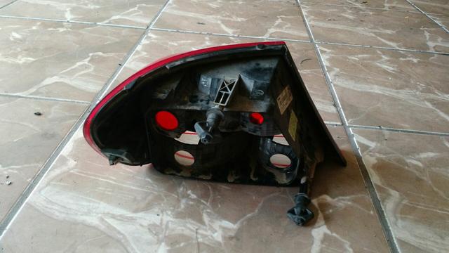 Lanterna traseira direita Volkswagen gol G5 - Foto 2