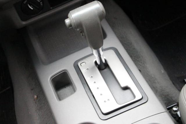 NISSAN FRONTIER SEL CD 4X4 2.5 TB DD AUT - Foto 12