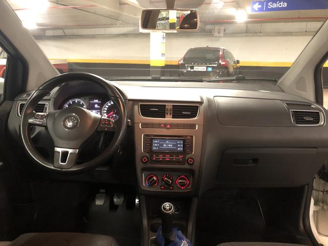Volkswagen Fox 1.6 Highline Flex Manual - Teto Solar - 2014 - Foto 5