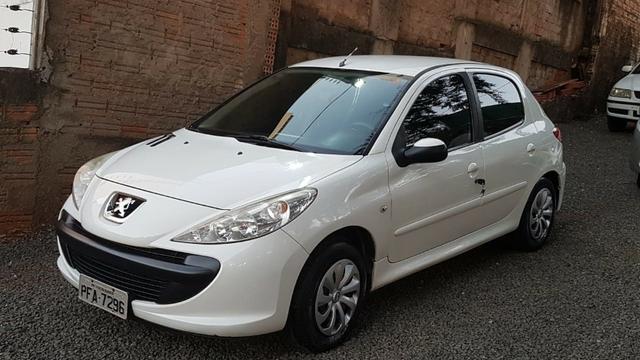 Peugeot 207 Hatch 1.4 2012