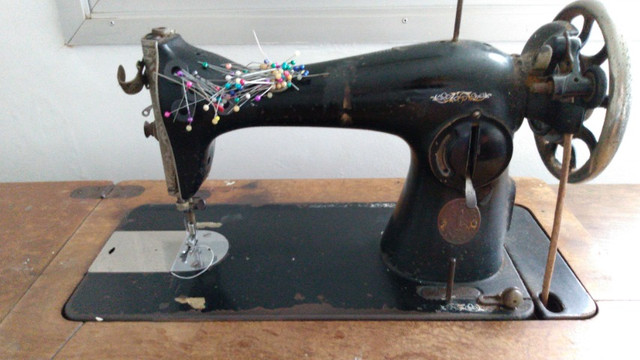 Máquina de costura Singer (antiga)