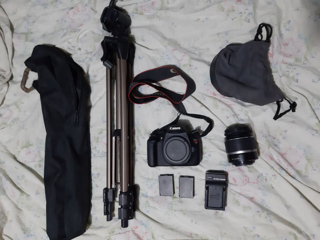 Vendo camera canon EOS t5