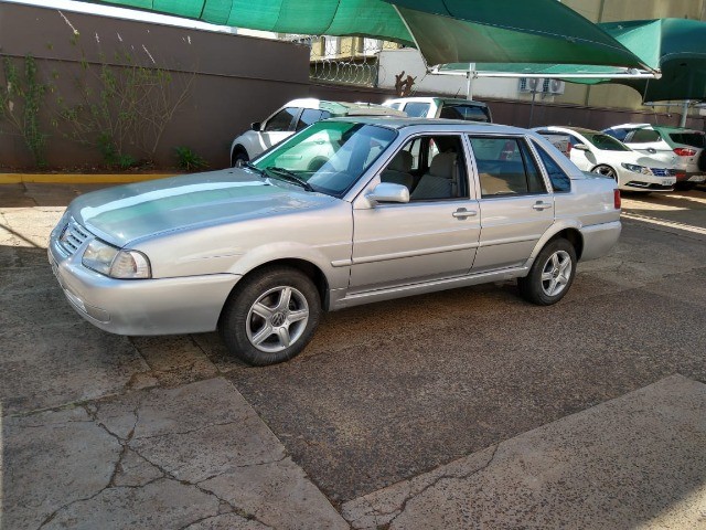 SANTANA 1.8 2001 ORIGINAL ÁLCOOL TODO REVISADO E MOTOR NOVO