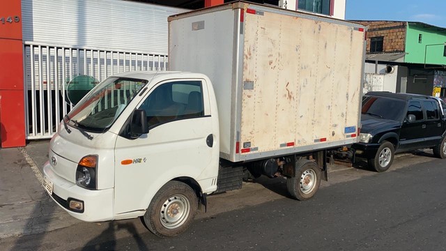 VENDO OU TROCO HYUNDAI HR 13/14 BAÚ