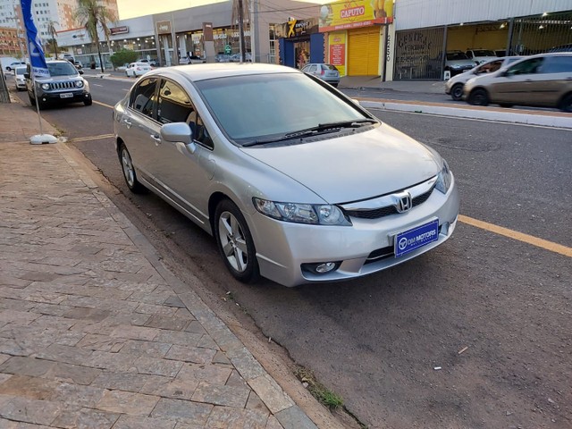 NEW CIVIC LXS 1.8 CÂMBIO MANUAL SINÔNIMO DE ECONOMIA