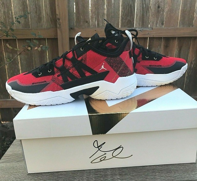 tênis jordan one take ii masculino branco