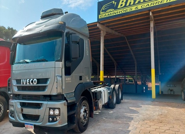 Caminhão Iveco Stralis 480 6x4 2013 - Foto 3