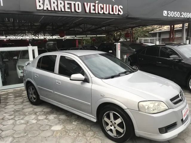 Veículo Chevrolet Astra Sedan, 2003, 4 portas, cor banca (22870