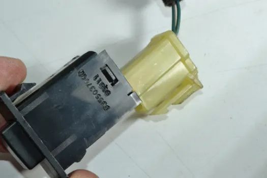 Botão Comando Trava Porta Malas Hyundai Azera Gls 2008 2009 - Foto 4