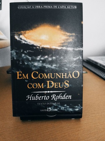 À venda o livro Em Comunhão com Deus.