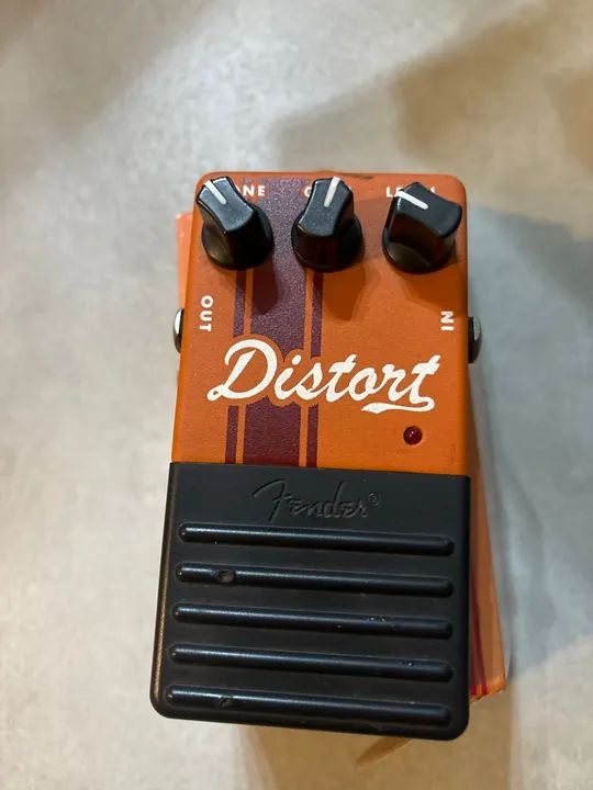 Pedal distortion Fender